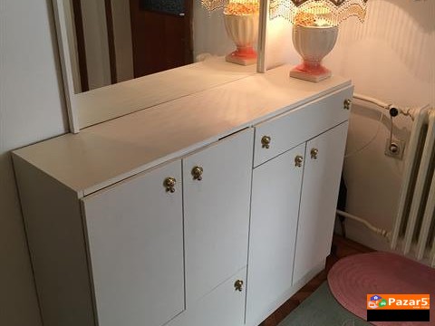 Bela Komoda Za Predsobje-plakar