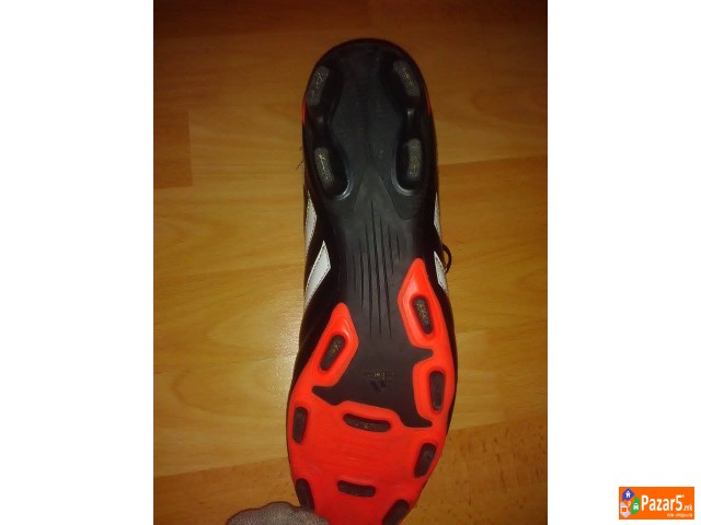 Продавам копачки Адидас (44 број)