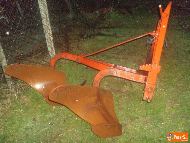 Плуг Двобразден тип 755 поместлив  