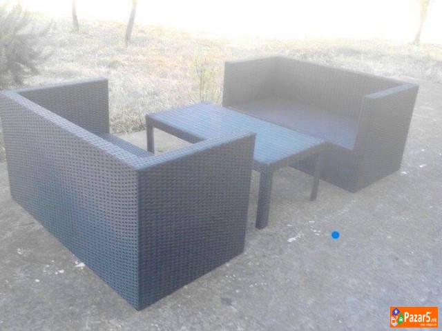 stolici masi fotelji