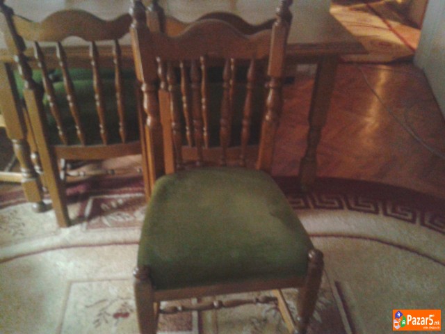 Плакари со трпезариска маса и 6 столици