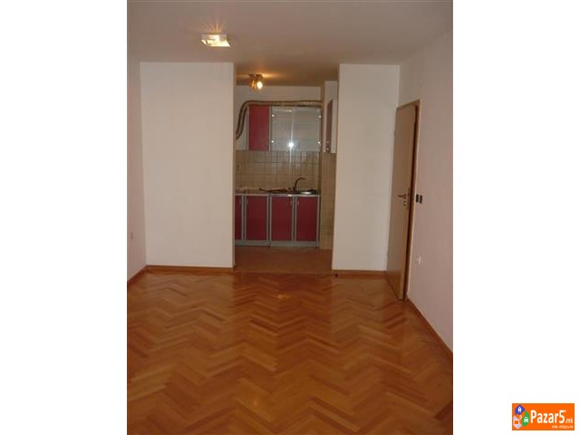 Izdavam Prekrasen Polunamesten Stan Vo Kisela Voda