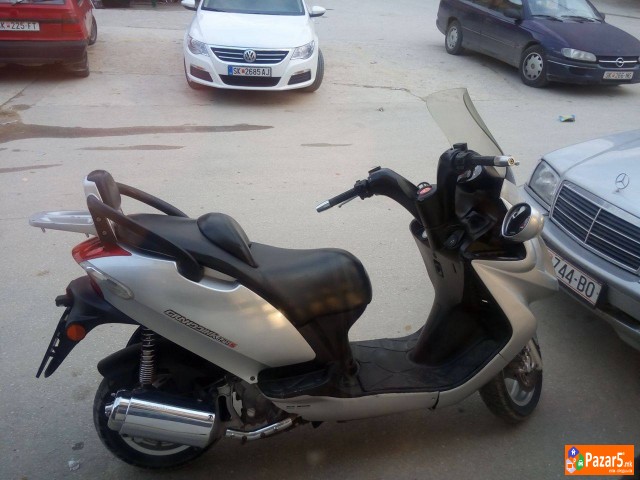 Motor Kymco Grand Dink 125 2008 God. Extra Moze Za