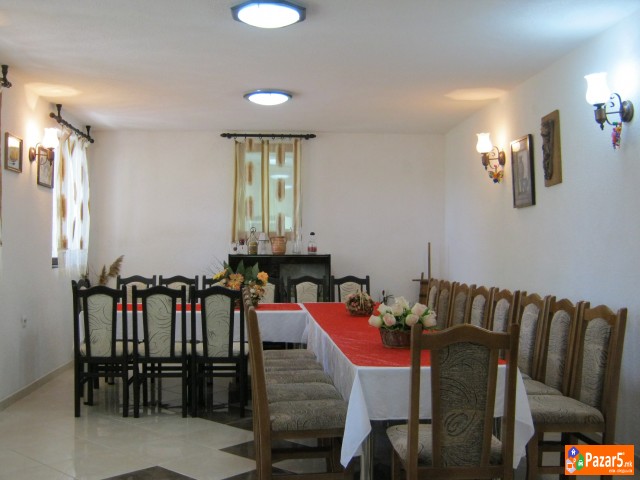 Апартмани Танески Коњско