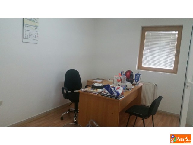 Izdavam Deloven Prostor 77m2 