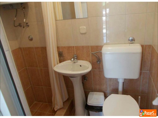 Se Izdavaat Sobi Vo Naselba Raca