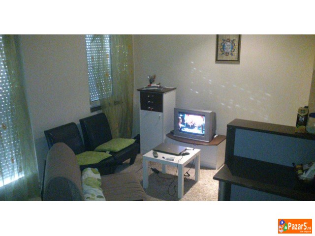 Izdavam Trokrevetna Garsonjera Ohrid