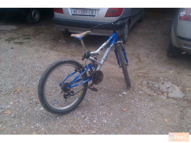 Се продава екстра точак за 2000денари !!!