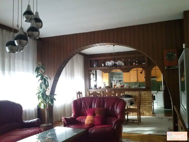 Спродава куќа од 500m2+300m2 дворно место во Ѓорче