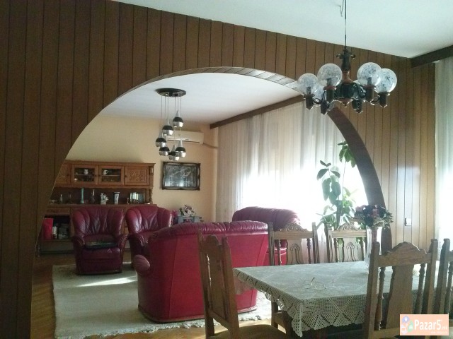 Спродава куќа од 500m2+300m2 дворно место во Ѓорче