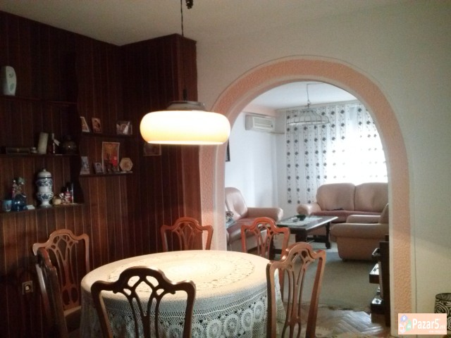 Спродава куќа од 500m2+300m2 дворно место во Ѓорче