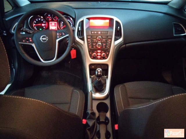 Продавам Opel Astra 1.4 Тurbo 