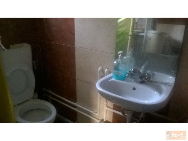 Se Prodavaat Dva Spoeni Kontineri