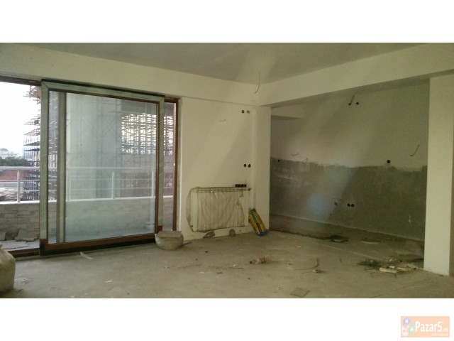 Се продава нов стан од 152m2 нас.Центар