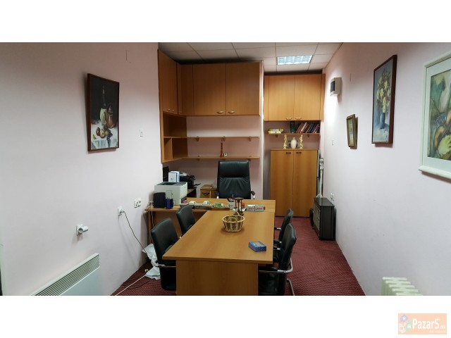 издавам деловен простор