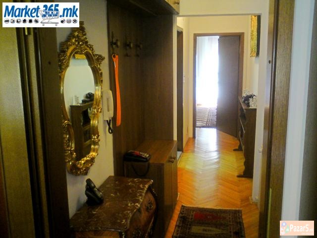 Се продава двособен стан во Центар