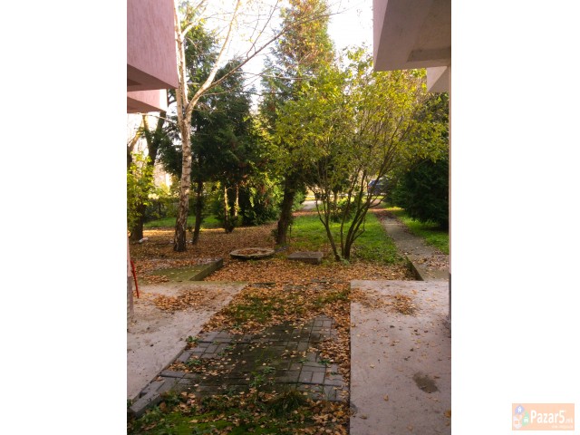 Se Prodava Ili Zamenuva Za 4 Stana