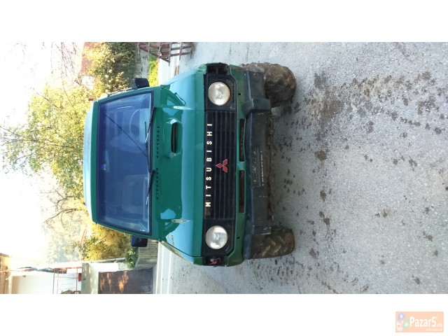 Mitsubushi pajero 2.5 site delovi za nego