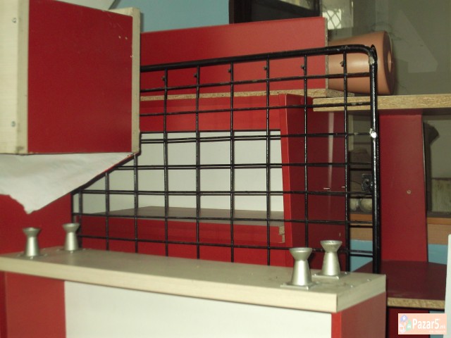 Prodavam Celosen Inventar Za Ducan