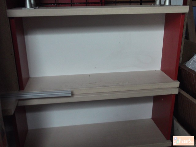 Prodavam Celosen Inventar Za Ducan