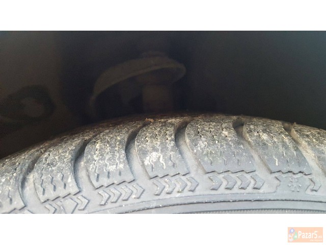 ITNO SE PRODAVA MERCEDES E 270 CDI REDIZAIN 