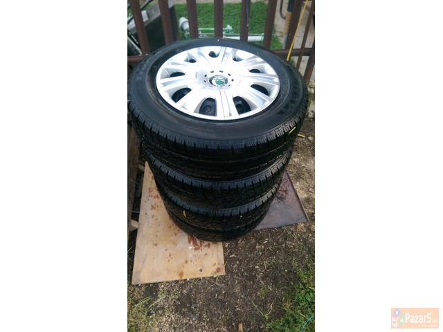 Komplet zimski gumi so bandasi 195/65R15