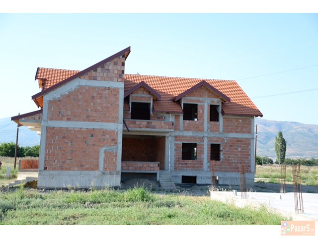 Продавам куќа (kuka) во Хиподром