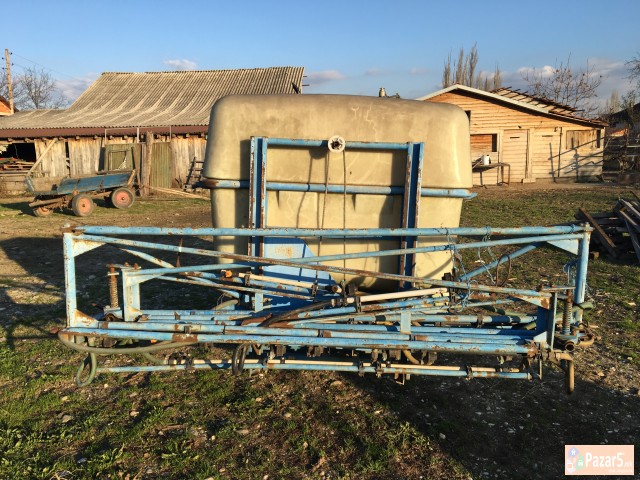 Се продав трактор и приклучна механизација