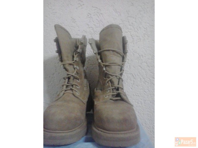 Се продаваат чизми,наочари,камелбег и футрола за п