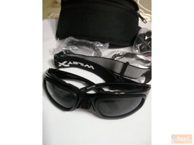 Се продаваат чизми,наочари,камелбег и футрола за п