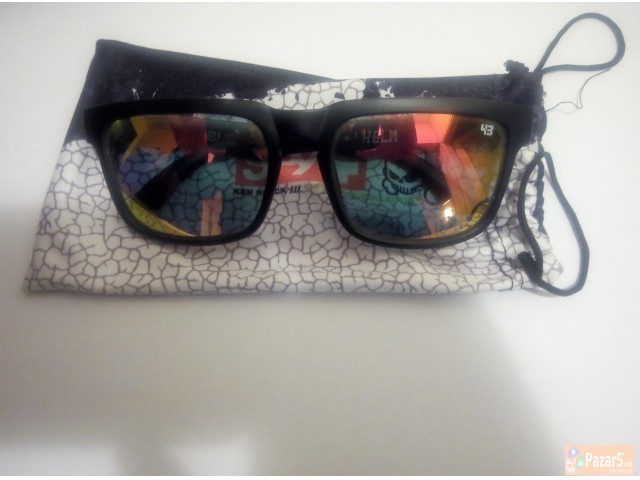 Продавам два пара наочари за сонце Ken Block, малк