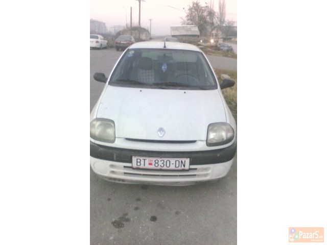 Se prodava ili menuva CLIO1.9d