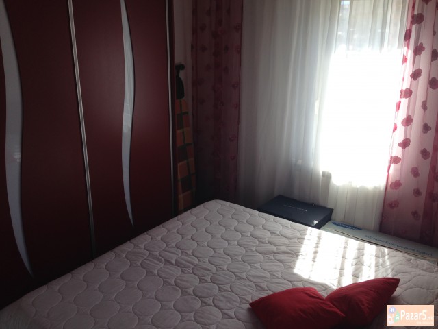 Izdavam Kompletno Namesten Stan 53m2