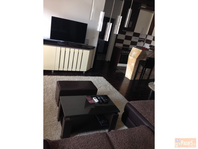 Izdavam Kompletno Namesten Stan 53m2