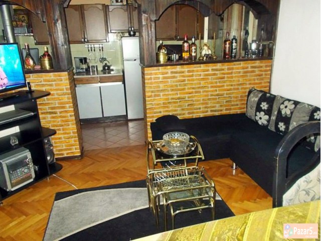 Prodavam Kuka Mozi Zamena Za Stan