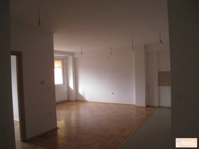 АВА ДОМ продава одличен  стан во Дебар Маало