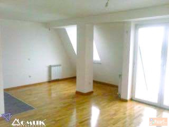 Domik Prodava Nov 3 Soben Stan Kaj Univerzlna  Za 