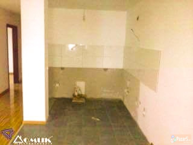 Domik Prodava Nov 3 Soben Stan Kaj Univerzlna  Za 