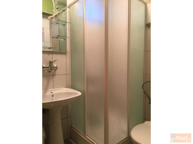 Деловен објект (магацин/ канцеларии/ хала/ изложбе