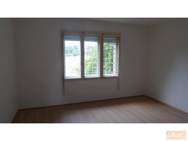 Se Prodava Kukja So Plac Vo Volkovo