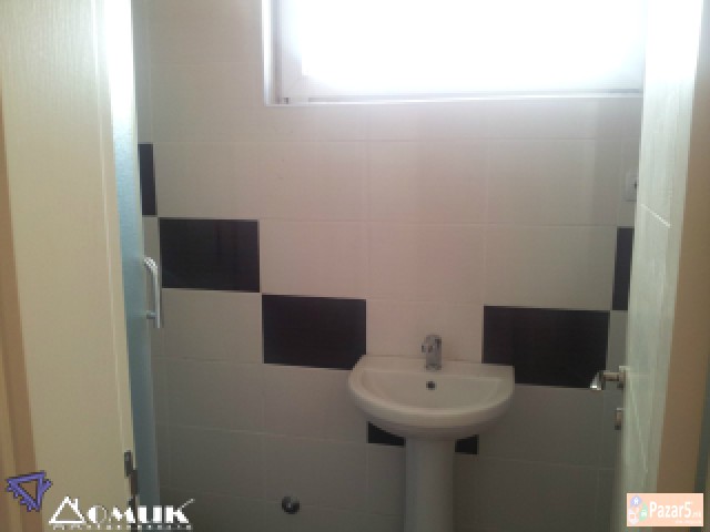 Domik Prodava Nov 3 Soben Stan Vo Debar Maalo