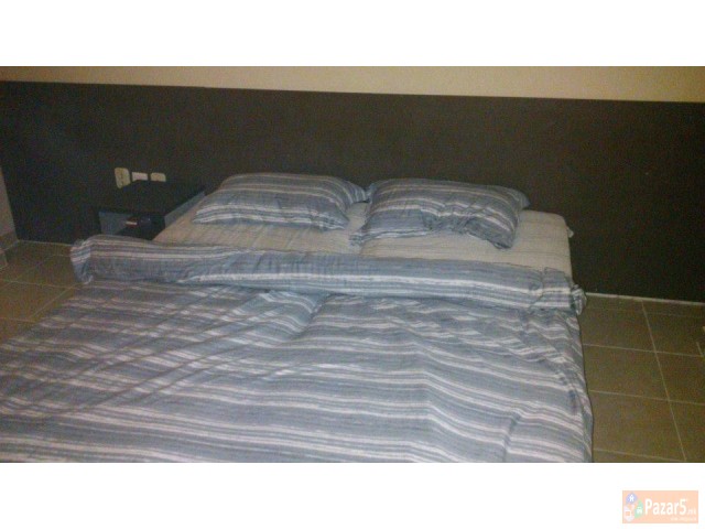 Izdavam Nova Trokrevetna Garsonjera Vo Centarot Na