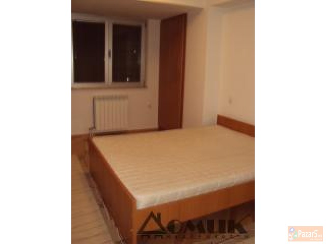 Domik Izdava Nov 2 Soben Stan Pozadi Ramstor