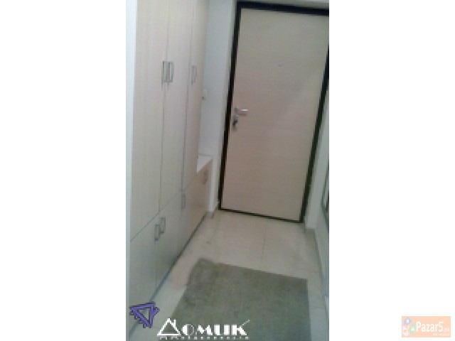 Domik Prodava Nov 2 Soben Stan Vo Aerodrom Pozadi 