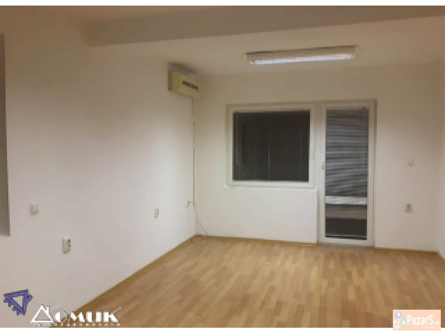 Domik Izdava Deloven Prostor Kaj Univerzalna Sala