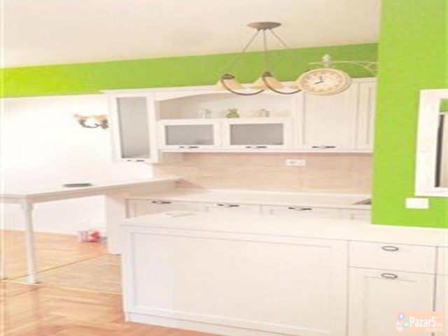 Se Izdava Prazen Stan Vo Centar