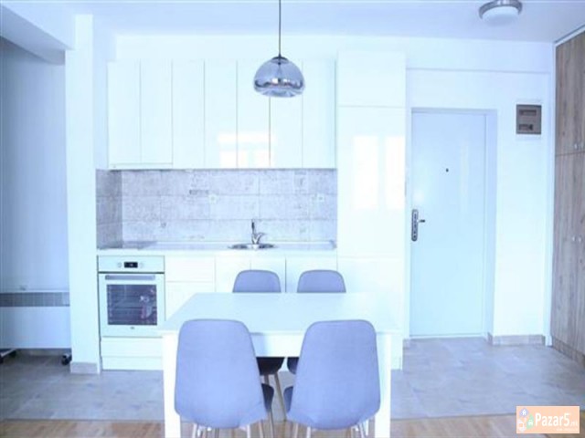 Se Iznajmuva Dvosoben Stan Vo Centar Univerzalna