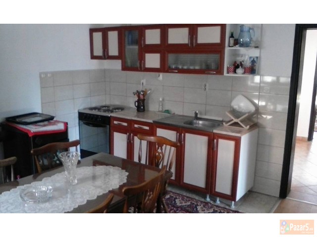 Prodavam Kuka Vo Brusnik , Bitola 