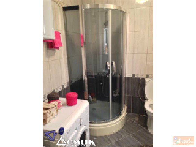 Domik Izdava Nov Lux Stan Kaj Soboren Hram