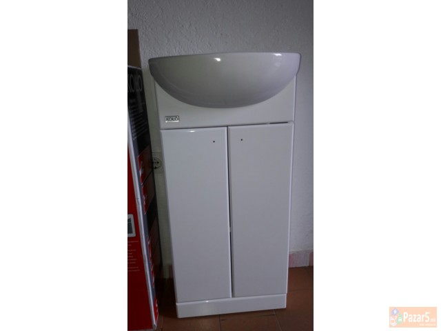 Се продава ормар со мијалник за во Wc...НОВО..!!!